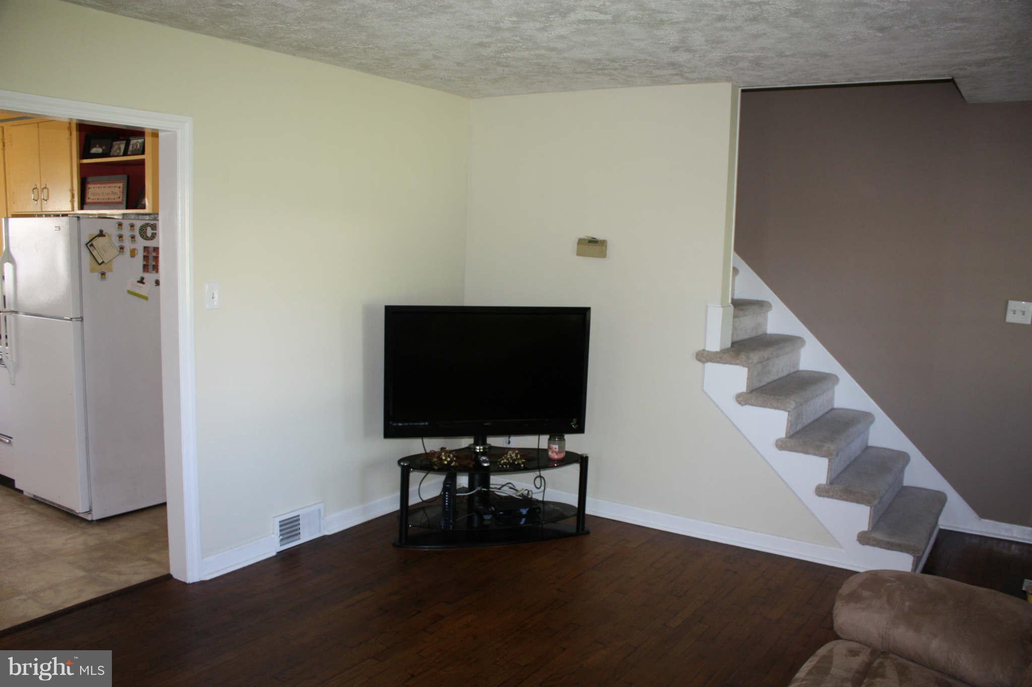 5707 Shookstown Road Frederick, MD 21702 - Photo 12 of 22 a view of entryway with livingroom