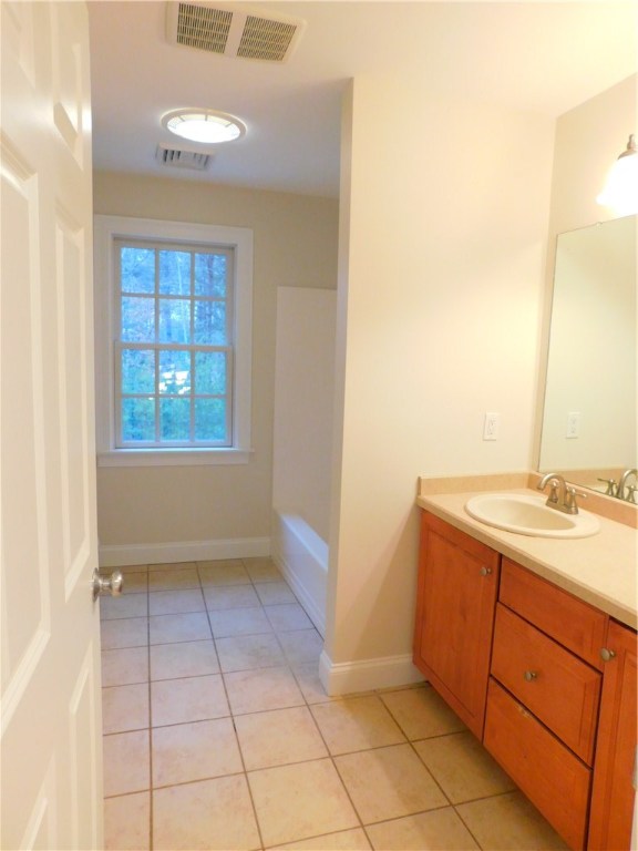 120 Arcadia Road Hopkinton, RI 02832 - Photo 31 of 36 2nd story family bath