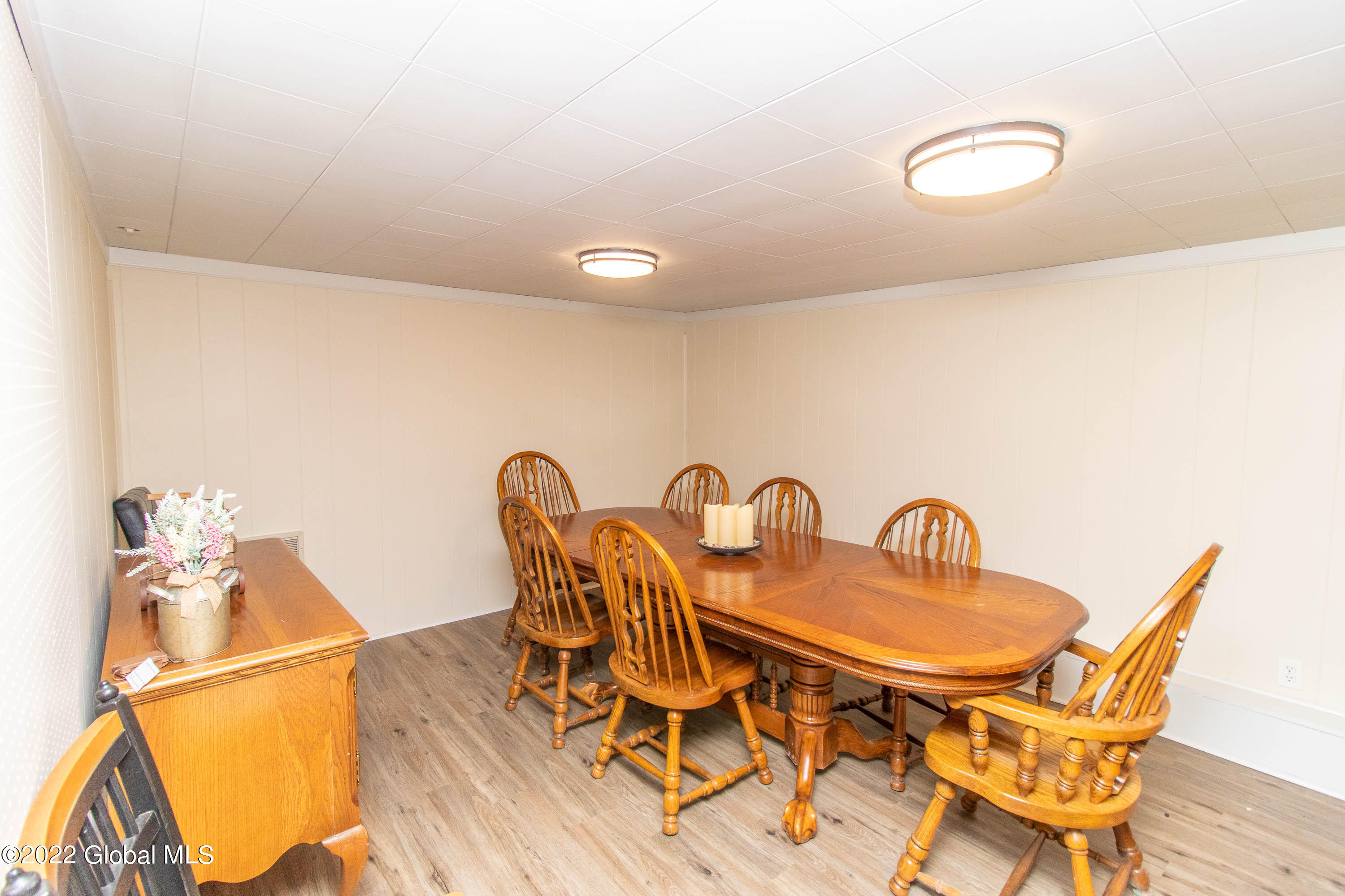 2049 Careleon Road Schenectady, NY 12303 - Photo 17 of 22 2049 Careleon-34