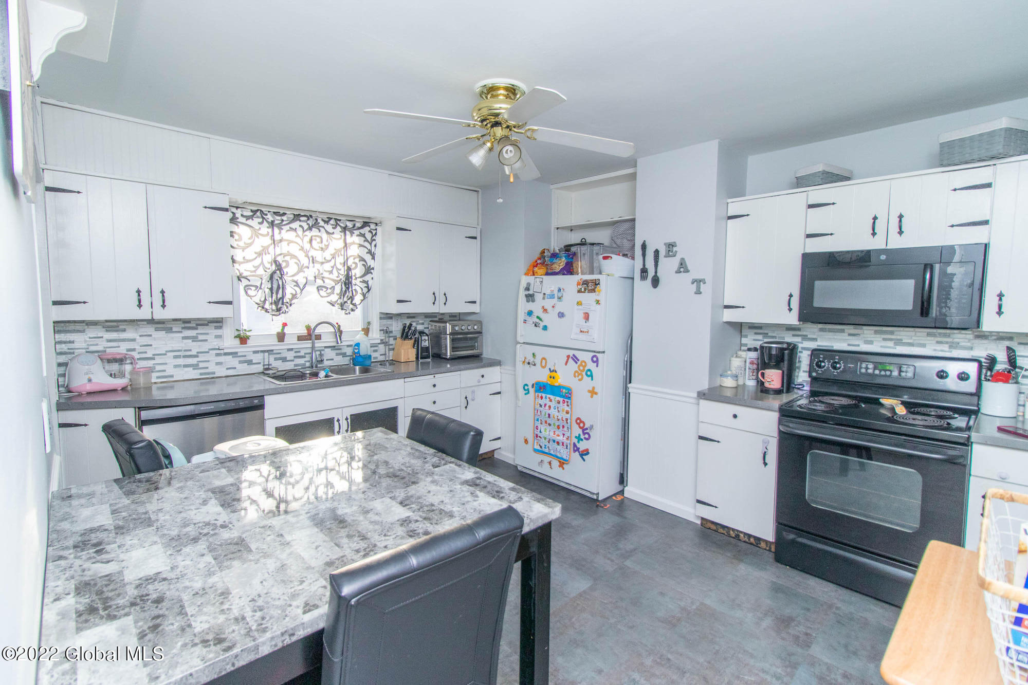 2049 Careleon Road Schenectady, NY 12303 - Photo 4 of 22 2049 Careleon-11