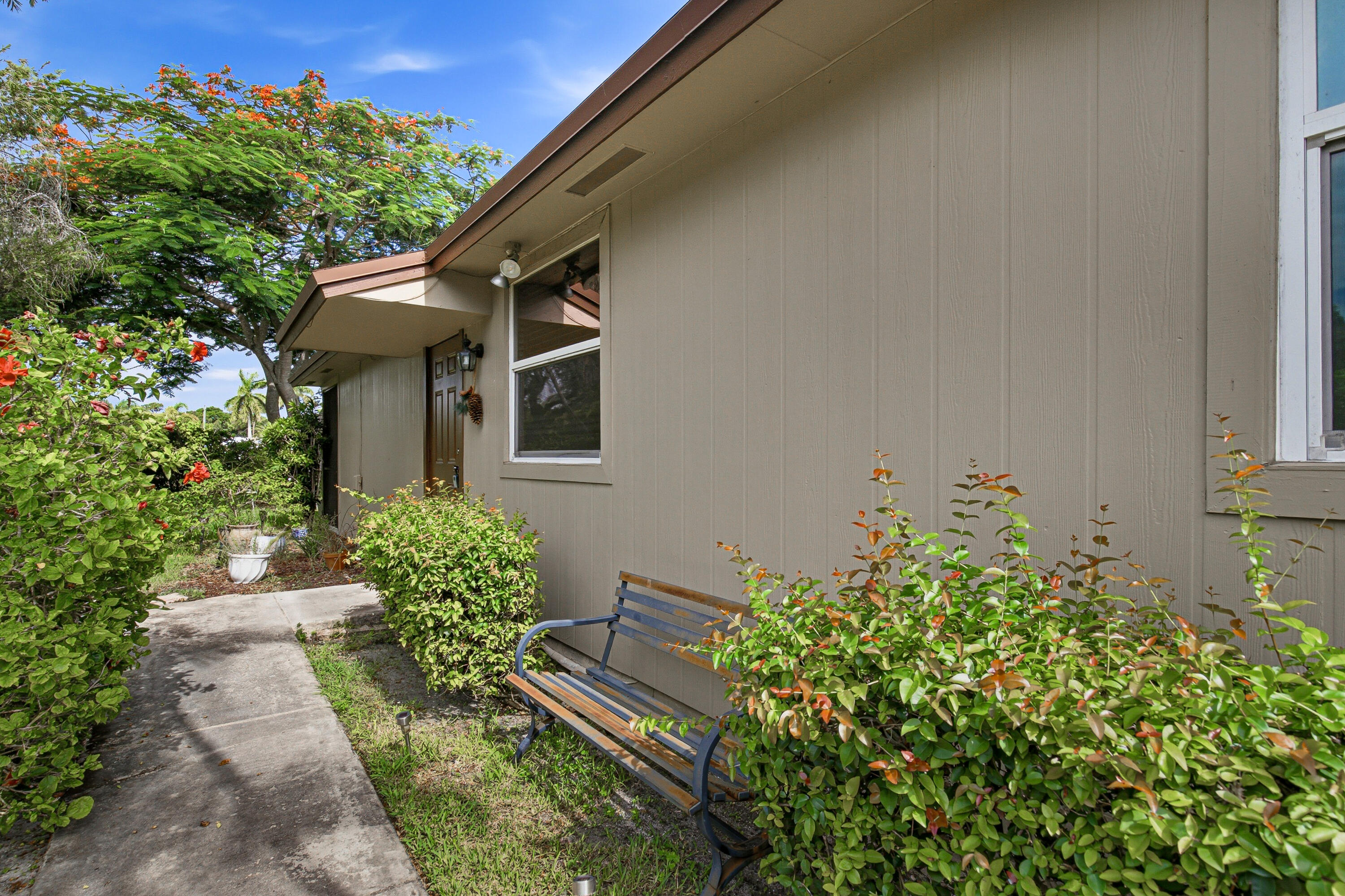 11600 Timbers Way, Unit 37A Boca Raton, FL 33428 - Photo 4 of 34 Front Home-D