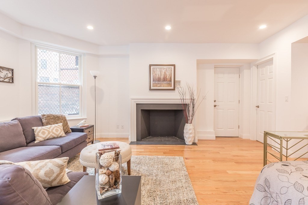 61 Commonwealth Avenue, Unit 2 Boston, MA 02116 - Photo 3 of 11