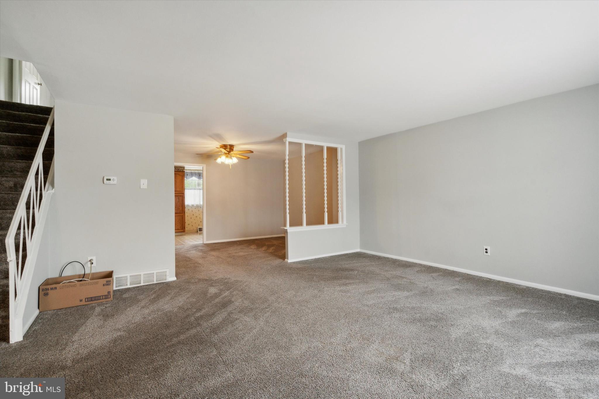 4417 Crossland Road Philadelphia, PA 19154 - Photo 2 of 34 Living room