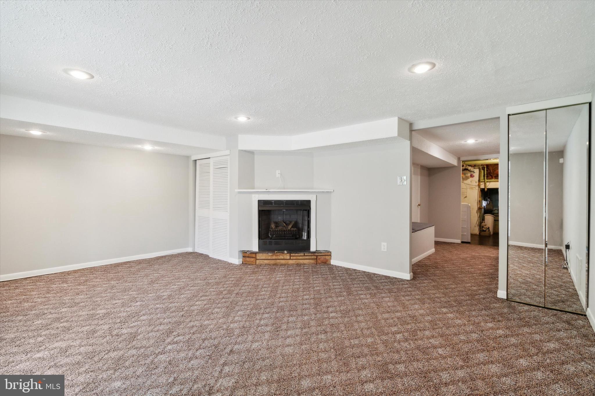 4417 Crossland Road Philadelphia, PA 19154 - Photo 24 of 34 Family room/ 4th bedroom