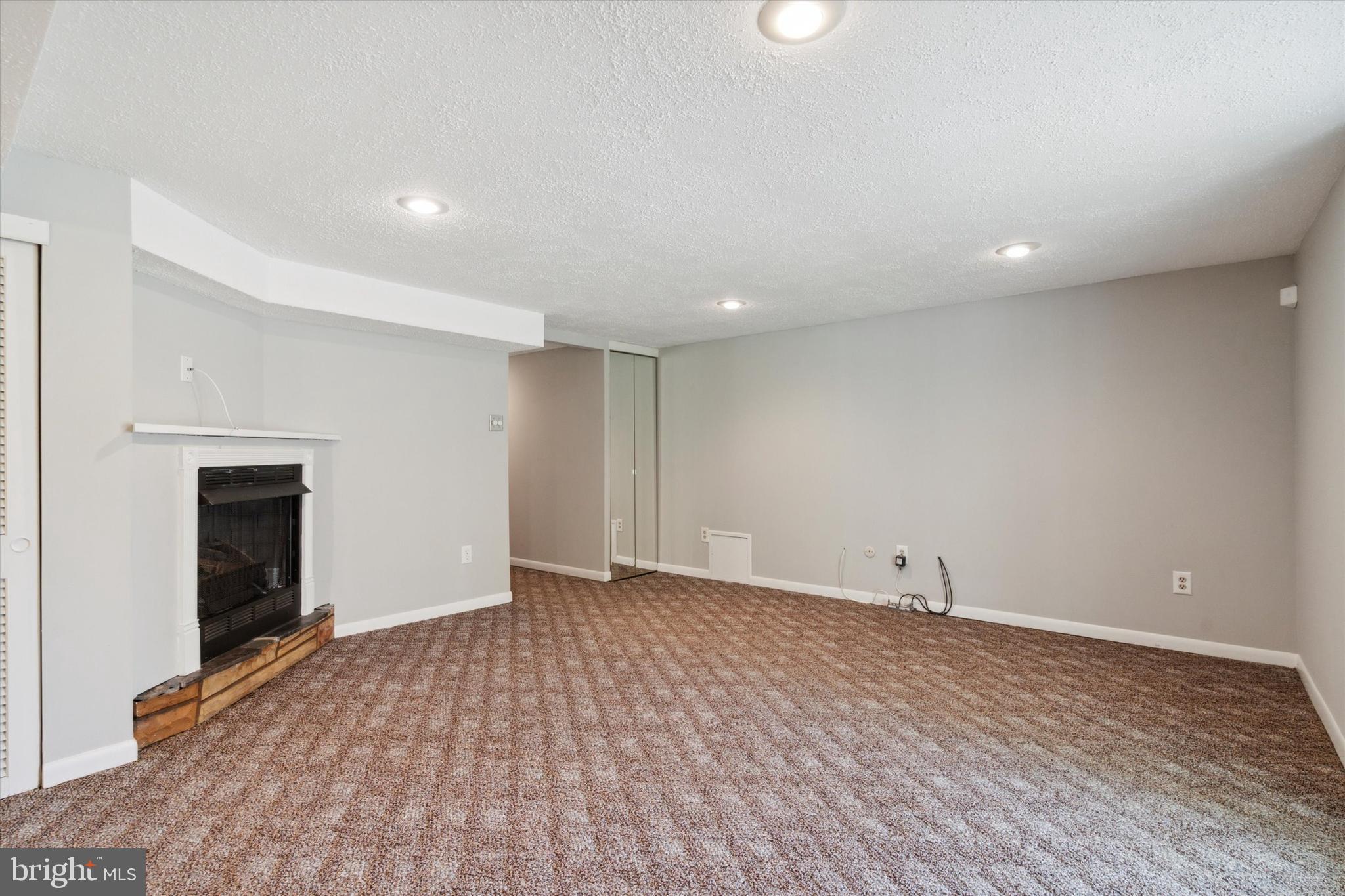 4417 Crossland Road Philadelphia, PA 19154 - Photo 25 of 34 Family room