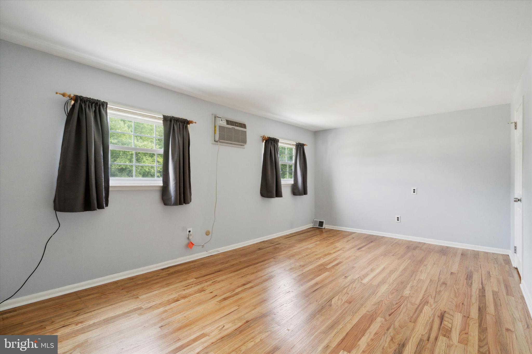 4417 Crossland Road Philadelphia, PA 19154 - Photo 26 of 34 Main bedroom