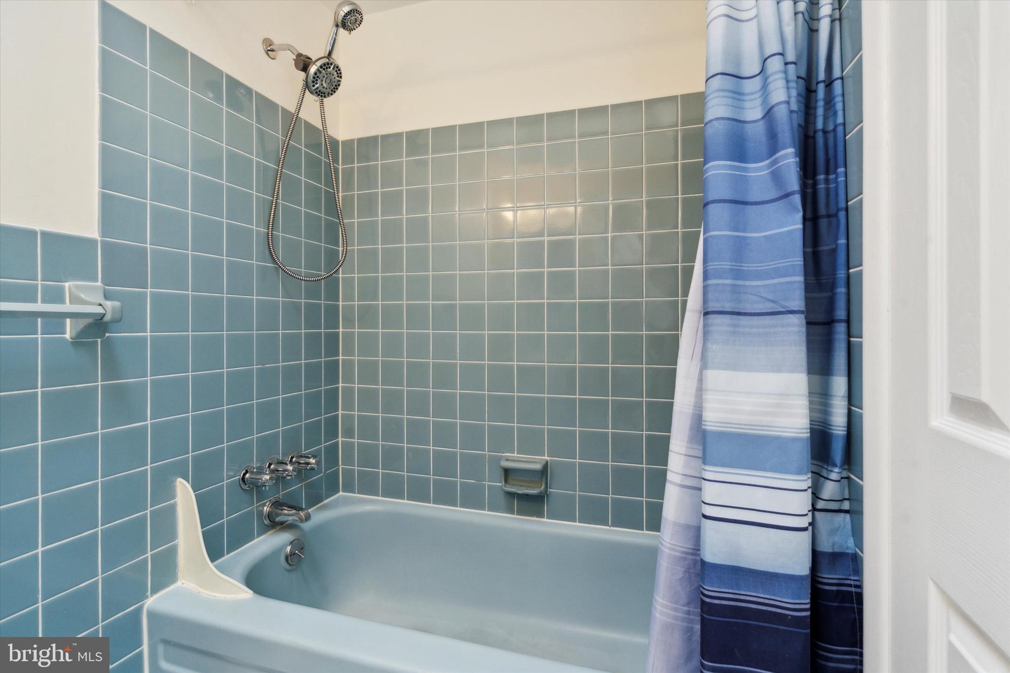 4417 Crossland Road Philadelphia, PA 19154 - Photo 29 of 34 full bath