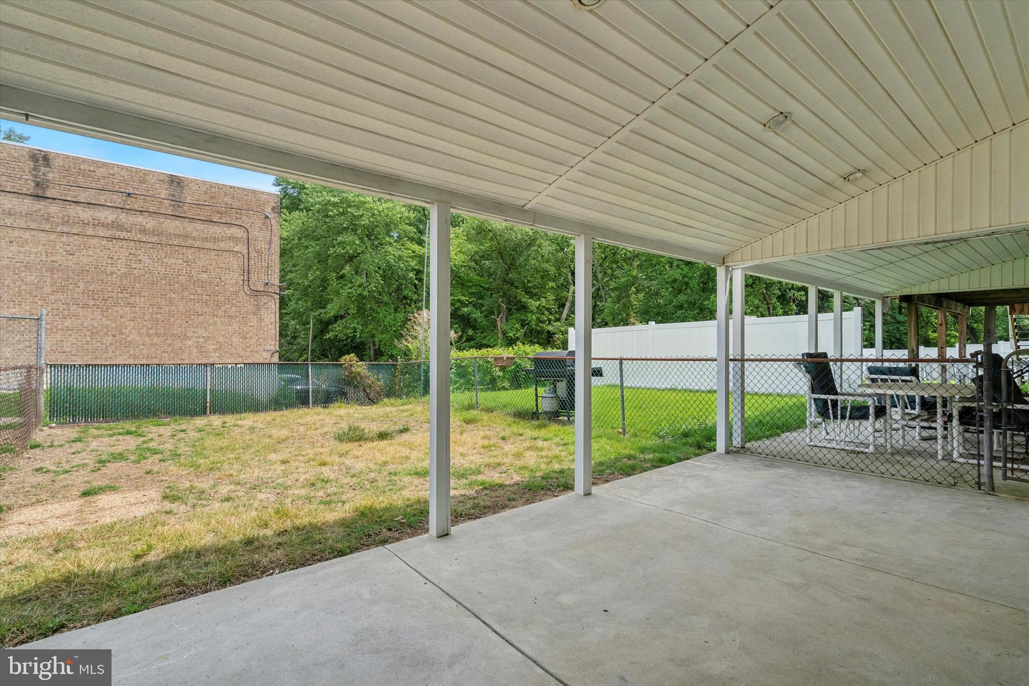 4417 Crossland Road Philadelphia, PA 19154 - Photo 32 of 34 Patio off Family room/ 4th bedroom