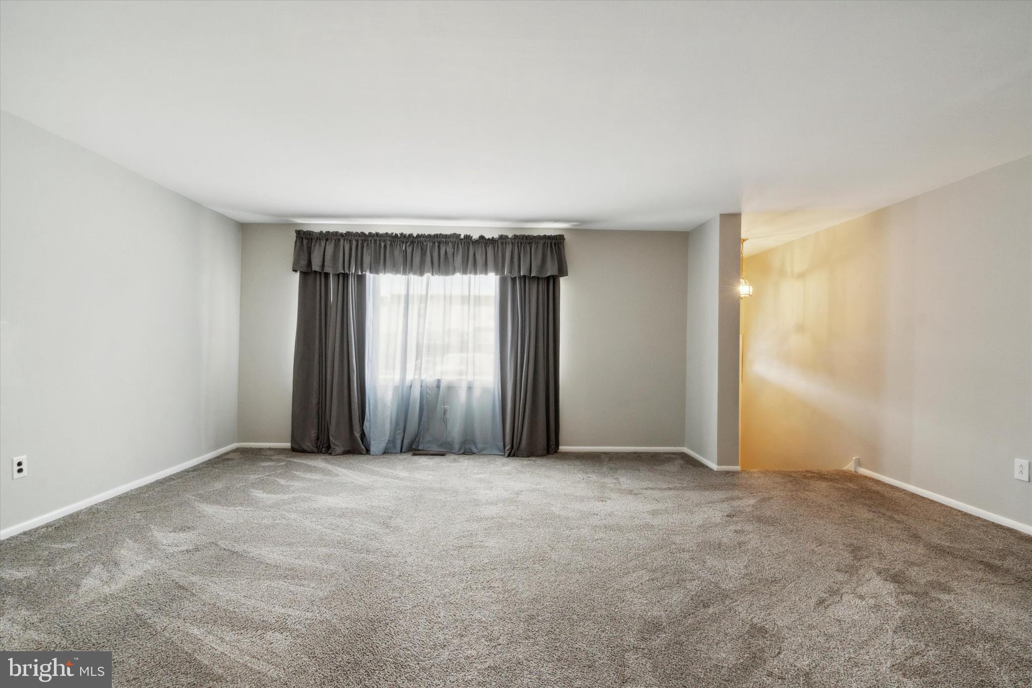 4417 Crossland Road Philadelphia, PA 19154 - Photo 6 of 34