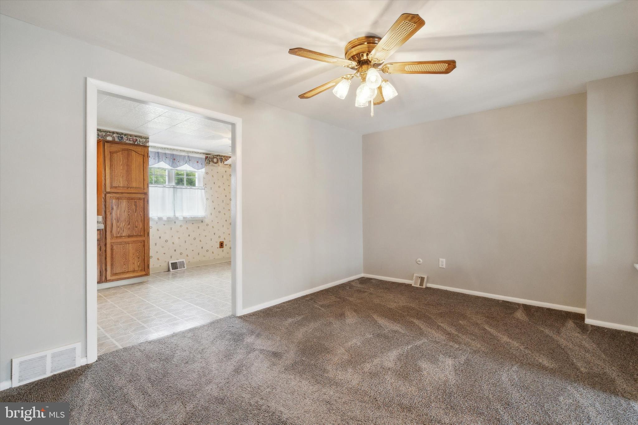 4417 Crossland Road Philadelphia, PA 19154 - Photo 9 of 34 Dining room through to kitchen