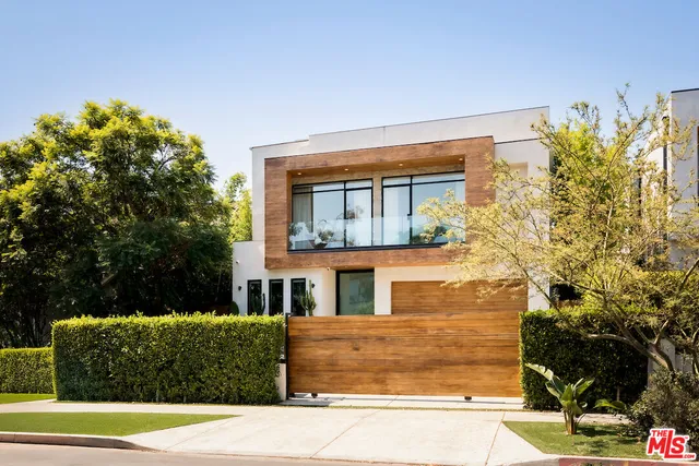 front view of house with a yard