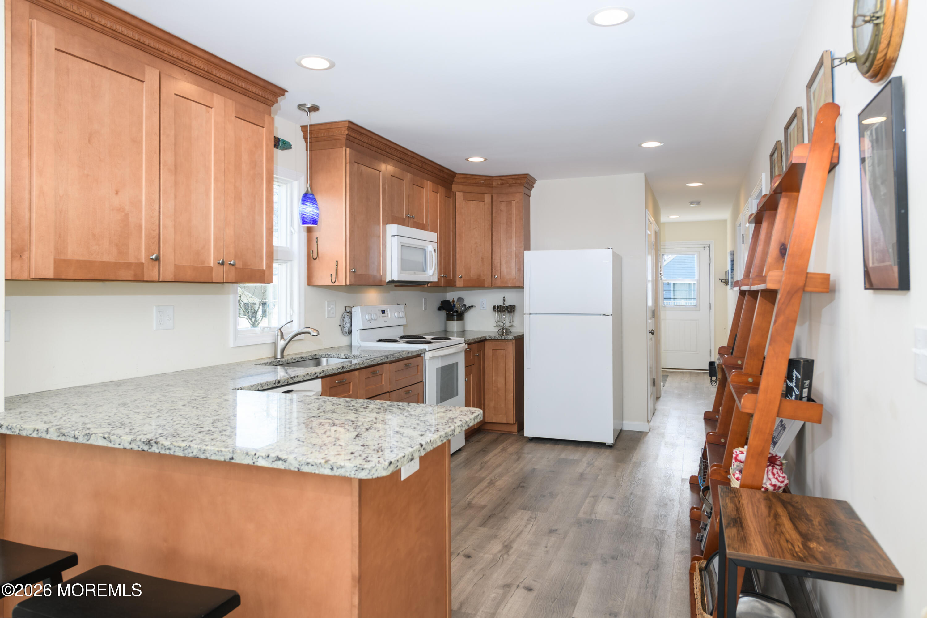 142 Black Point Road, Unit H9 Rumson, NJ 07760 - Photo 11 of 25 Kitchen