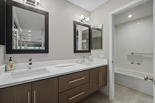 $524,500 | 3741 Mission Hills Road, Unit 110, Northbrook, IL 60062