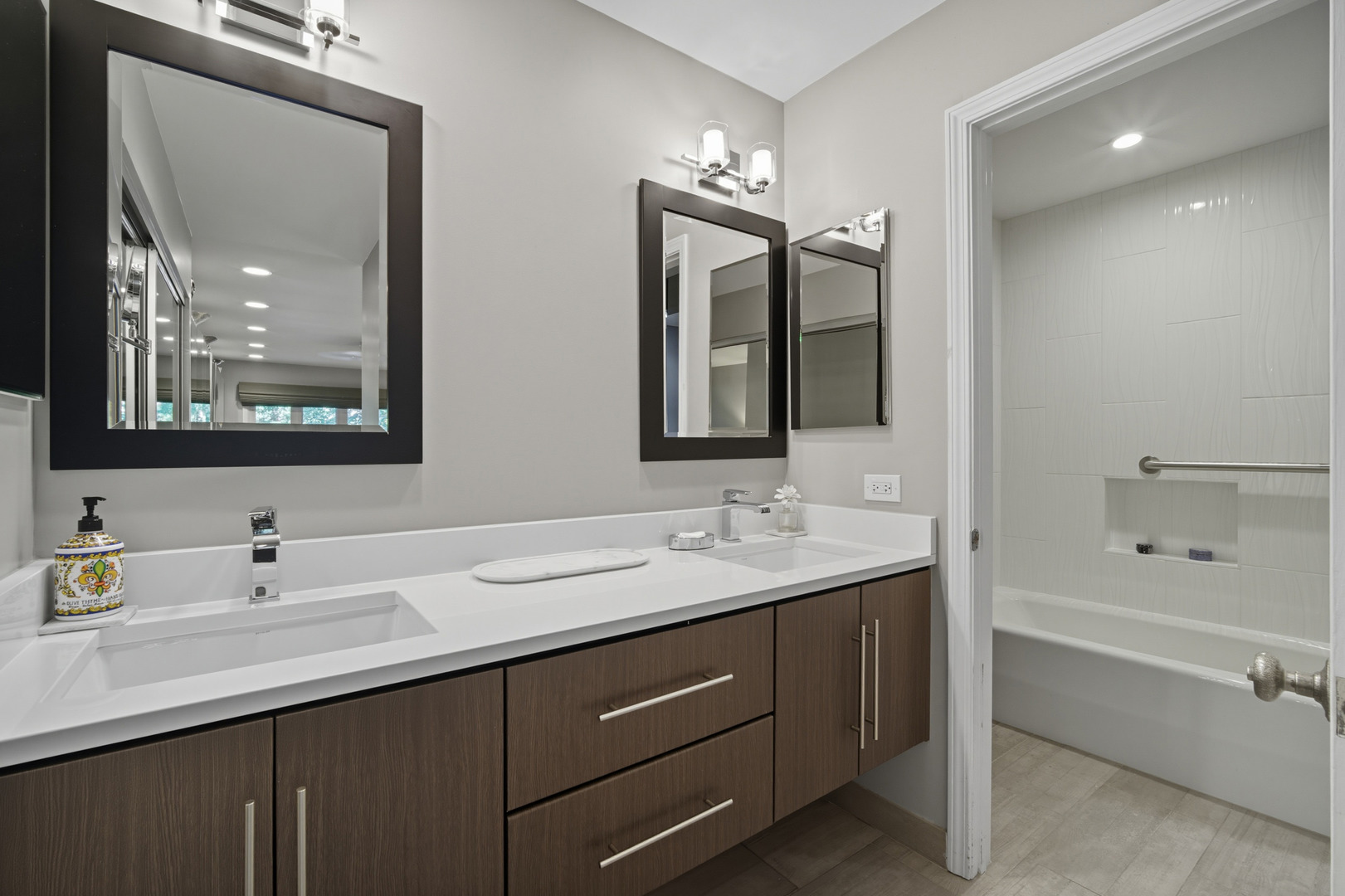 3741 Mission Hills Road, Unit 110 Northbrook, IL 60062 - Photo 12 of 21