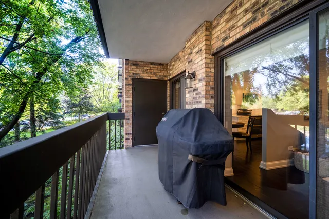$524,500 | 3741 Mission Hills Road, Unit 110, Northbrook, IL 60062