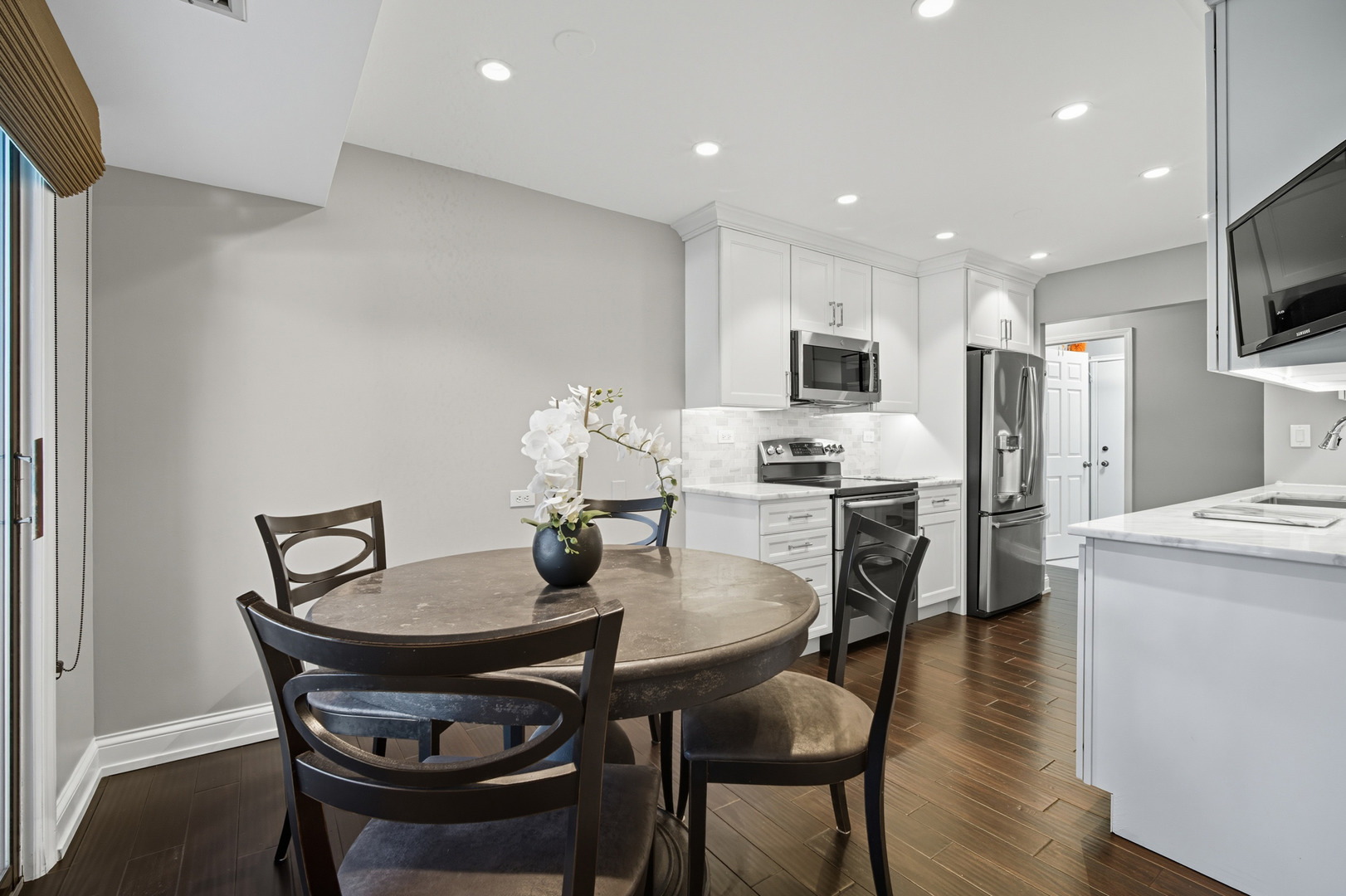 3741 Mission Hills Road, Unit 110 Northbrook, IL 60062 - Photo 3 of 21