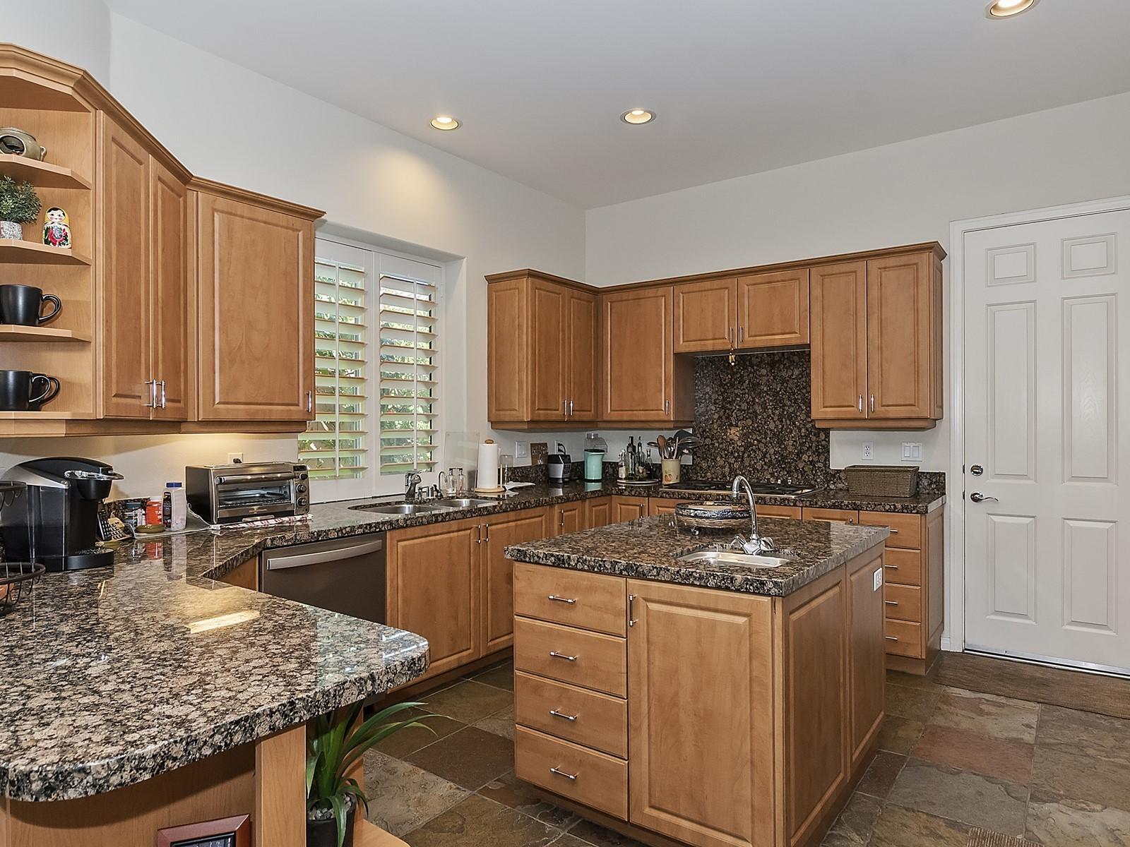 3 Sherwood Road Rancho Mirage, CA 92270 - Photo 18 of 43 018_Kitchen
