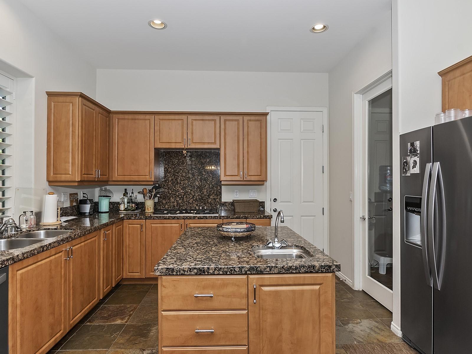 3 Sherwood Road Rancho Mirage, CA 92270 - Photo 19 of 43 019_Kitchen