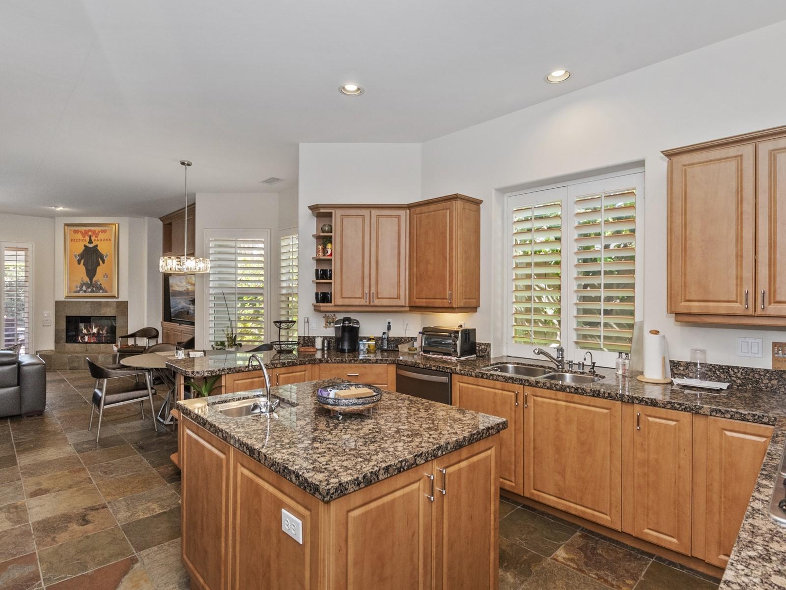 3 Sherwood Road Rancho Mirage, CA 92270 - Photo 20 of 43 020_Kitchen