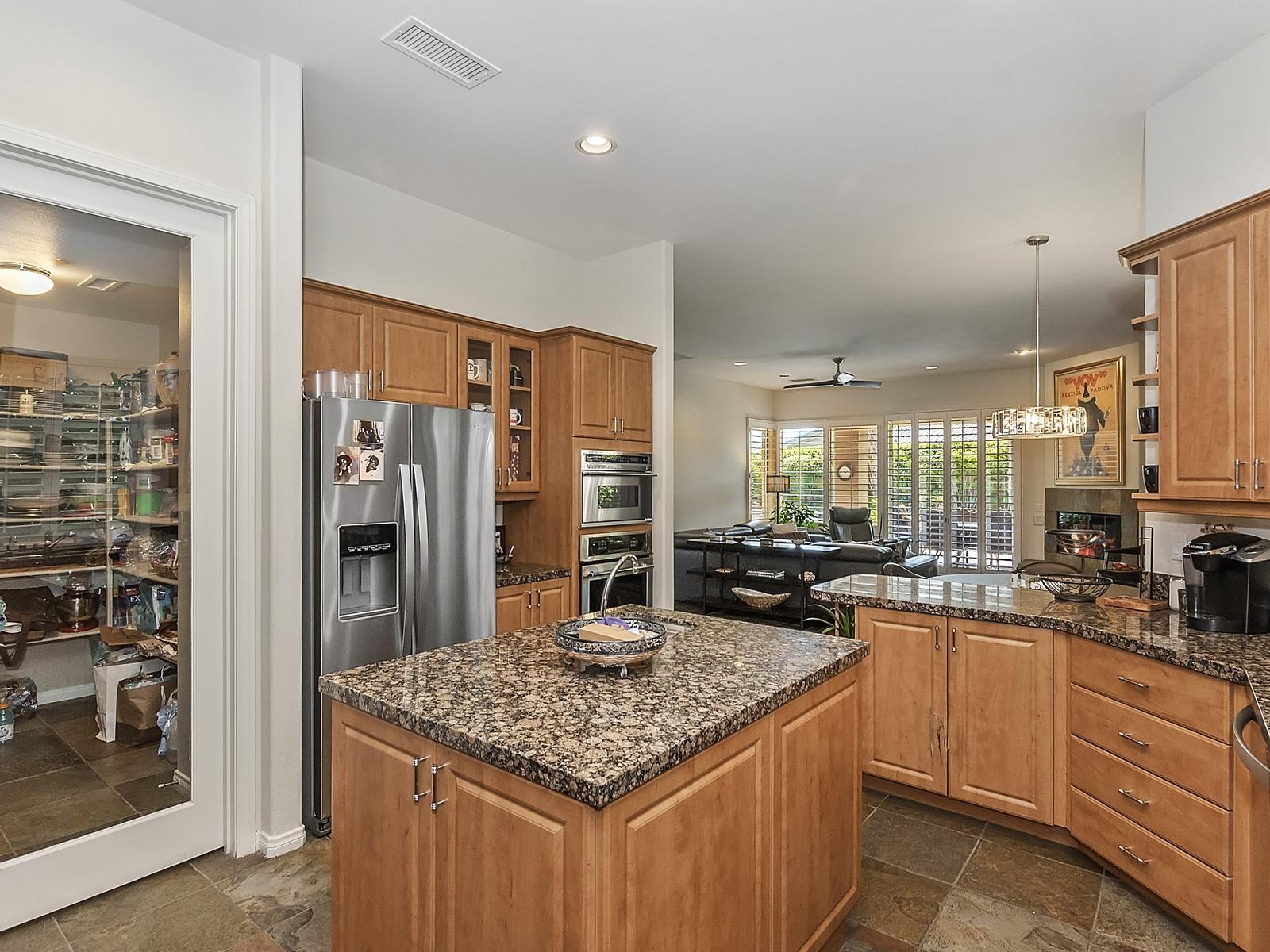 3 Sherwood Road Rancho Mirage, CA 92270 - Photo 21 of 43 021_Kitchen