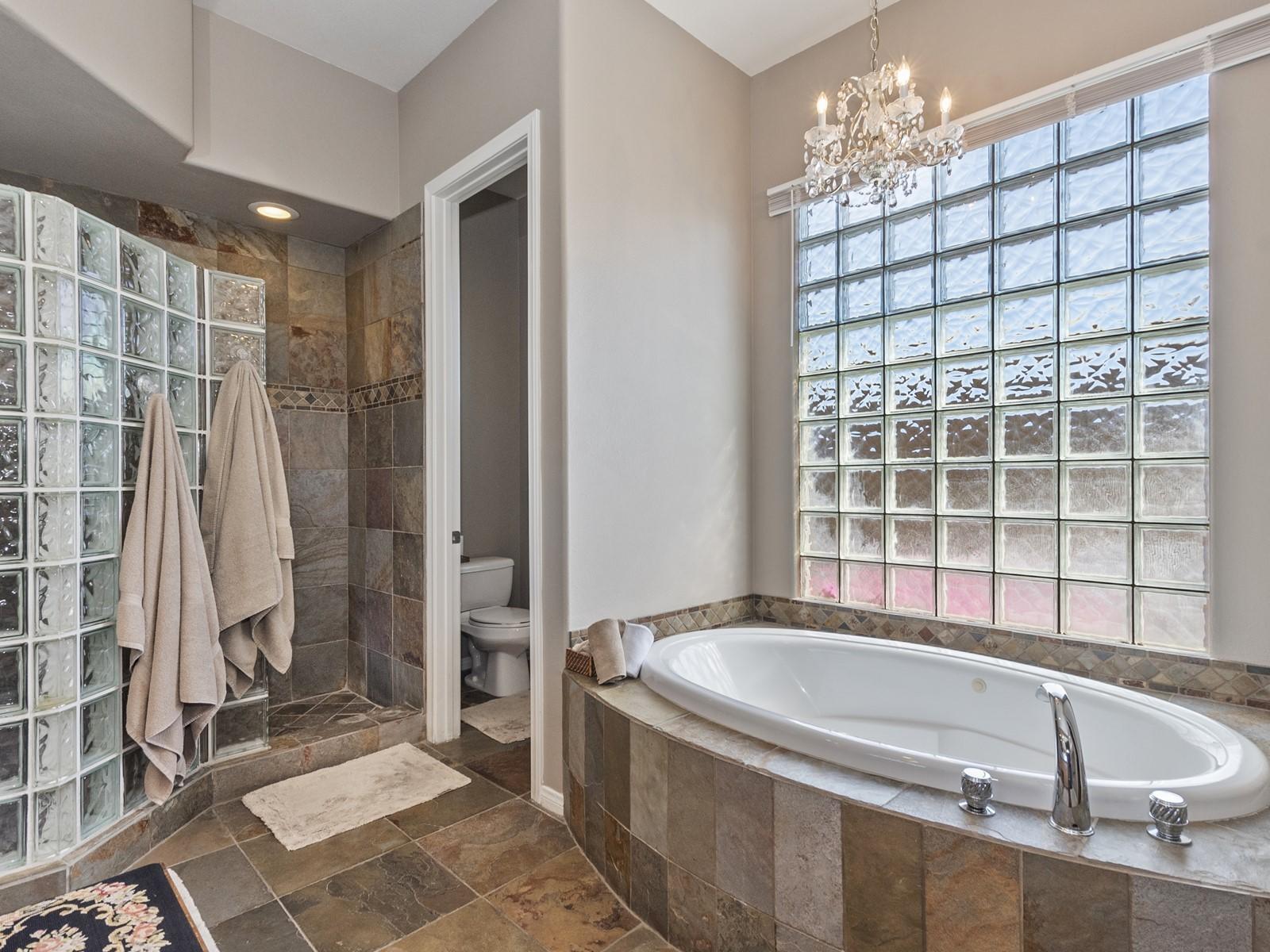 3 Sherwood Road Rancho Mirage, CA 92270 - Photo 27 of 43 027_Master Bathroom
