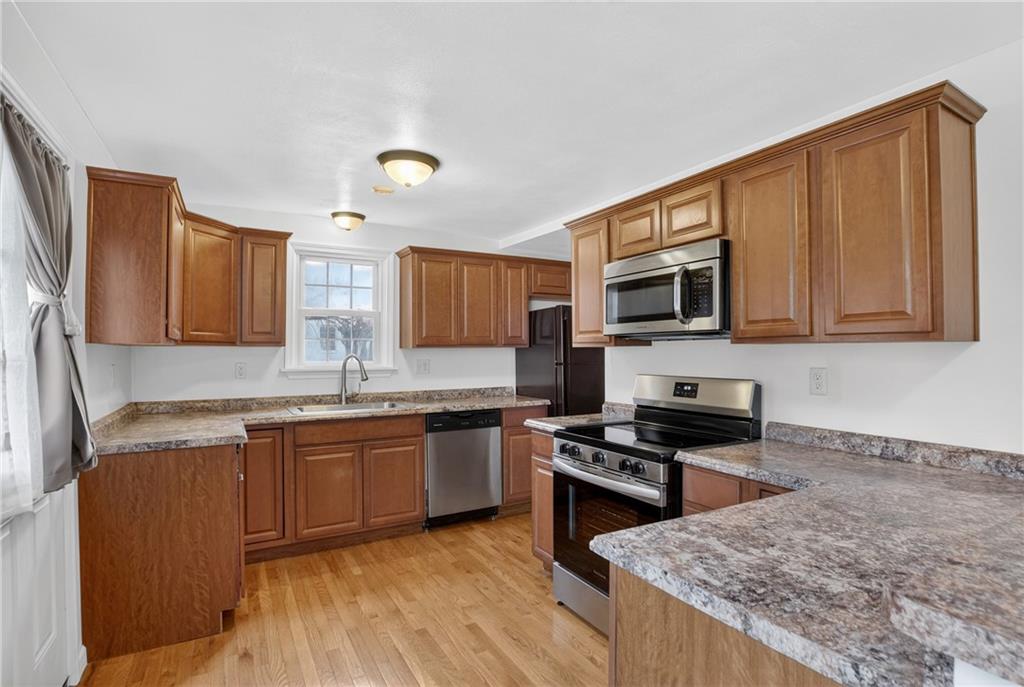 335 East Pike Street Houston, PA 15342 - Photo 13 of 48