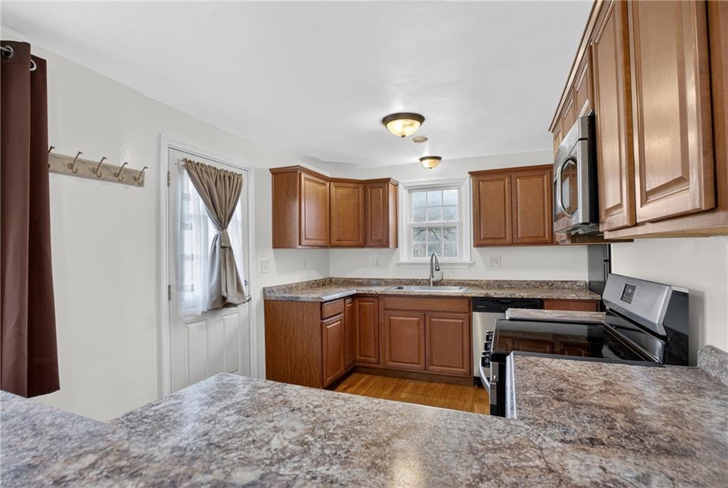 335 East Pike Street Houston, PA 15342 - Photo 14 of 48