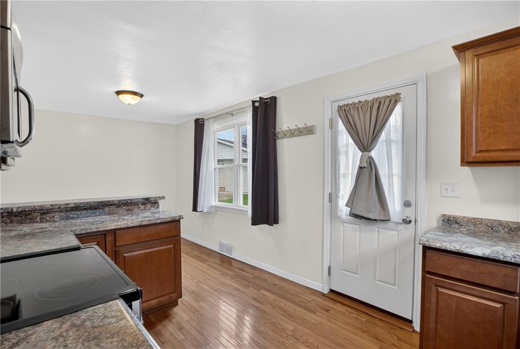 335 East Pike Street Houston, PA 15342 - Photo 16 of 48