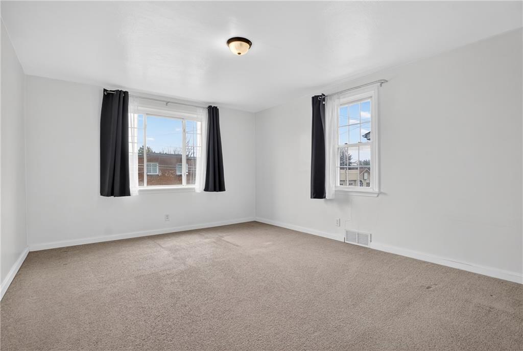 335 East Pike Street Houston, PA 15342 - Photo 18 of 48