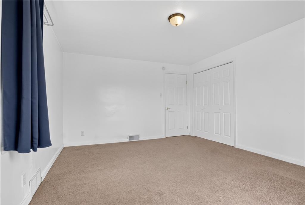 335 East Pike Street Houston, PA 15342 - Photo 19 of 48