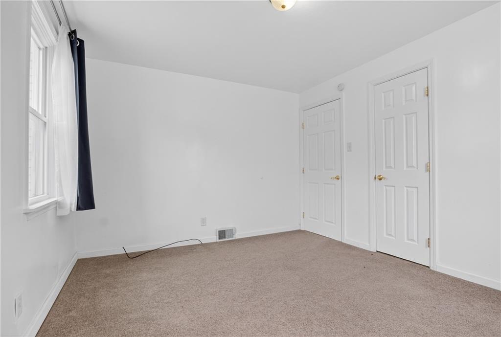 335 East Pike Street Houston, PA 15342 - Photo 24 of 48