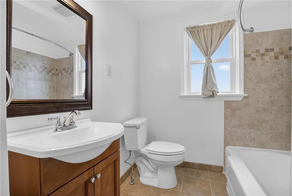 335 East Pike Street Houston, PA 15342 - Photo 26 of 48