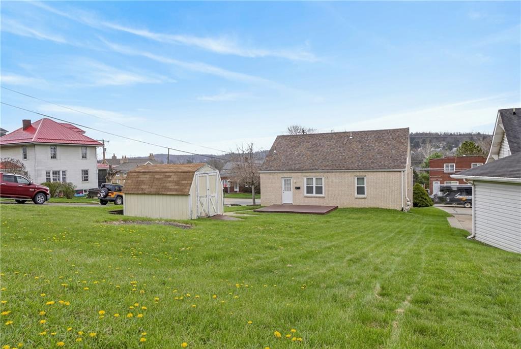 335 East Pike Street Houston, PA 15342 - Photo 38 of 48