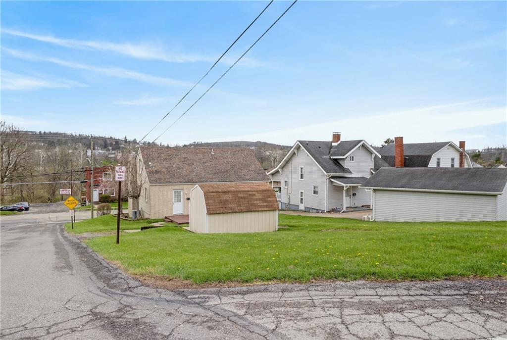 335 East Pike Street Houston, PA 15342 - Photo 40 of 48