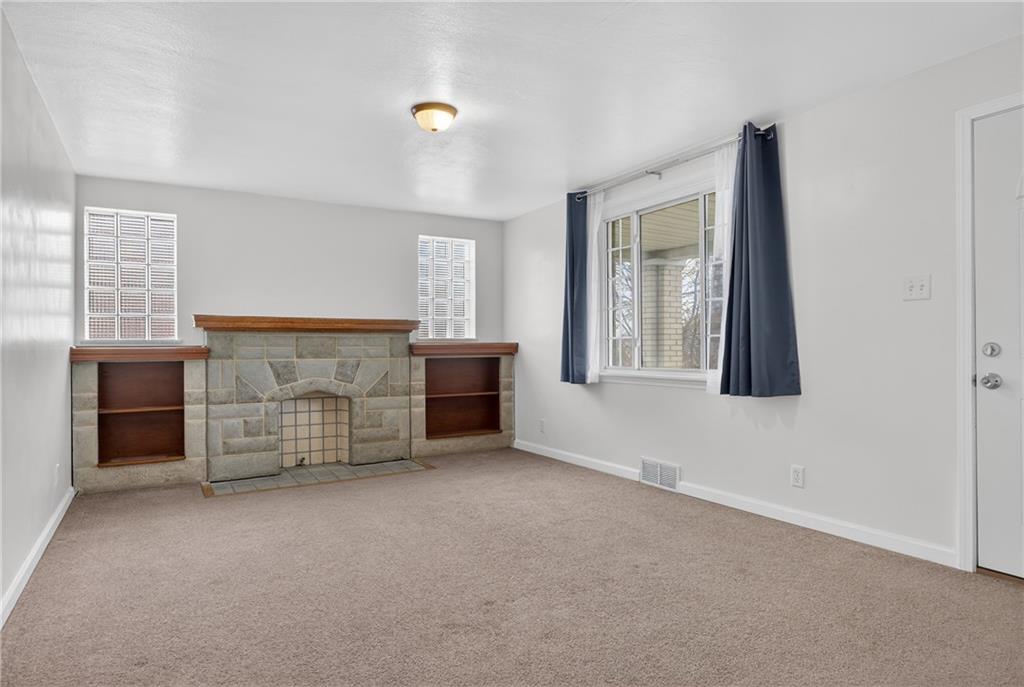 335 East Pike Street Houston, PA 15342 - Photo 7 of 48