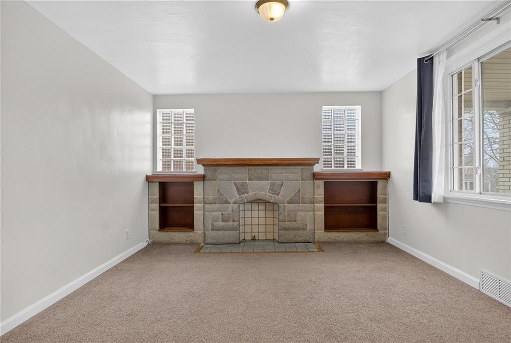 335 East Pike Street Houston, PA 15342 - Photo 8 of 48