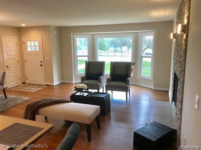 18460 Beverly Road Beverly Hills, MI 48025 - Photo 2 of 24