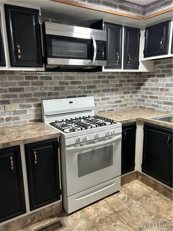 $29,900 | 1072 Creekside Drive, Evans, NY 14047