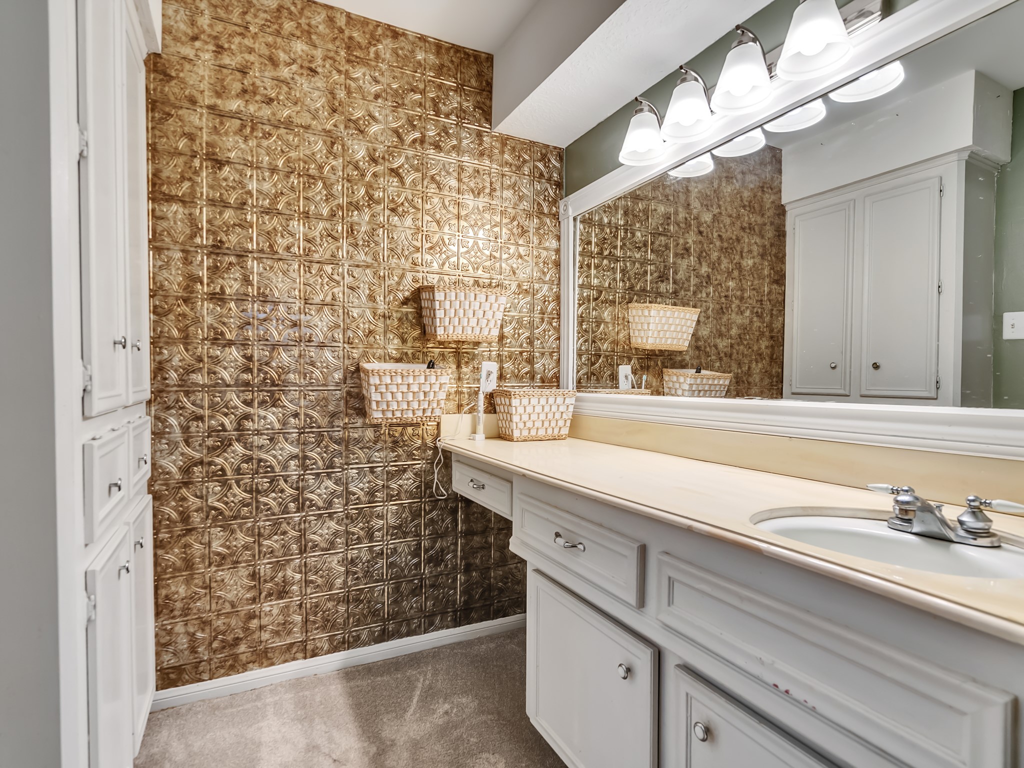 3819 Shipman Lane Spring, TX 77388 - Photo 19 of 36 Primary Bathroom Vanity