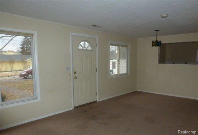 641 John R Road Rochester, MI 48307 - Photo 3 of 10 3.jpg
