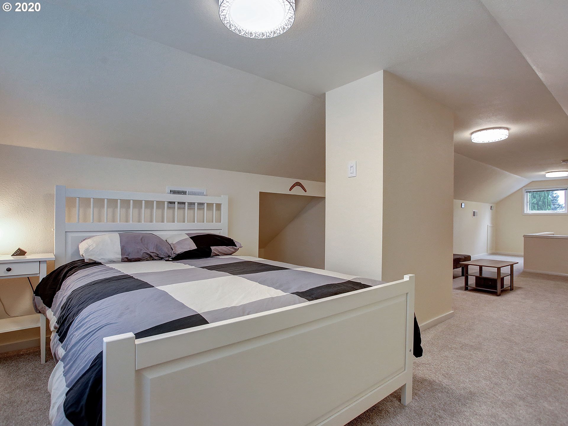 1027 Southwest Moss Street Portland, OR 97219 - Photo 13 of 29 Gallery Image 13