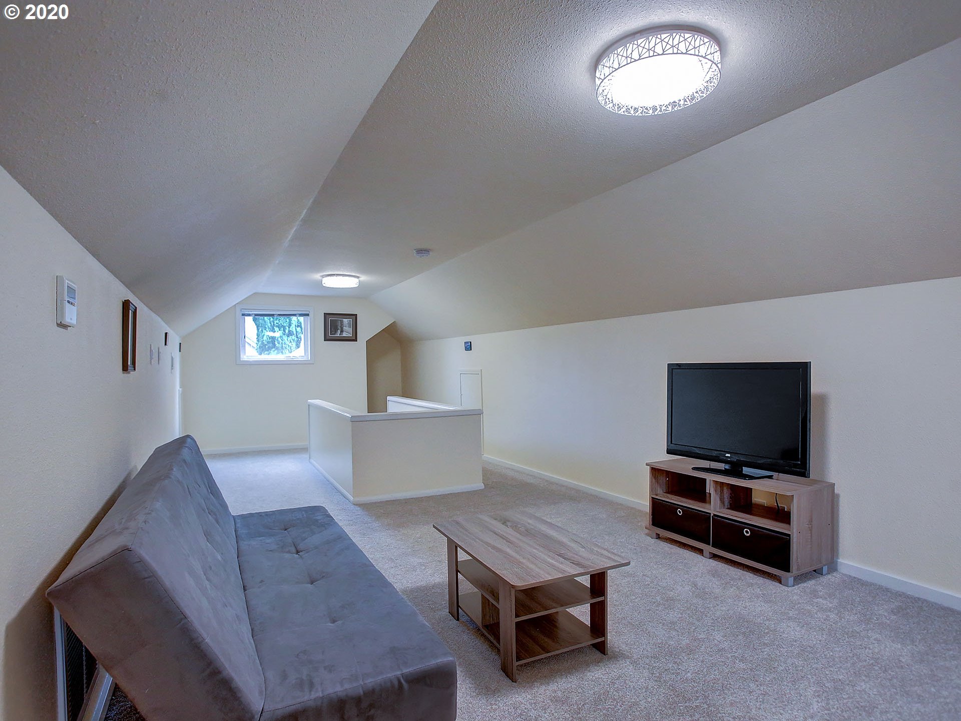 1027 Southwest Moss Street Portland, OR 97219 - Photo 14 of 29 Gallery Image 14