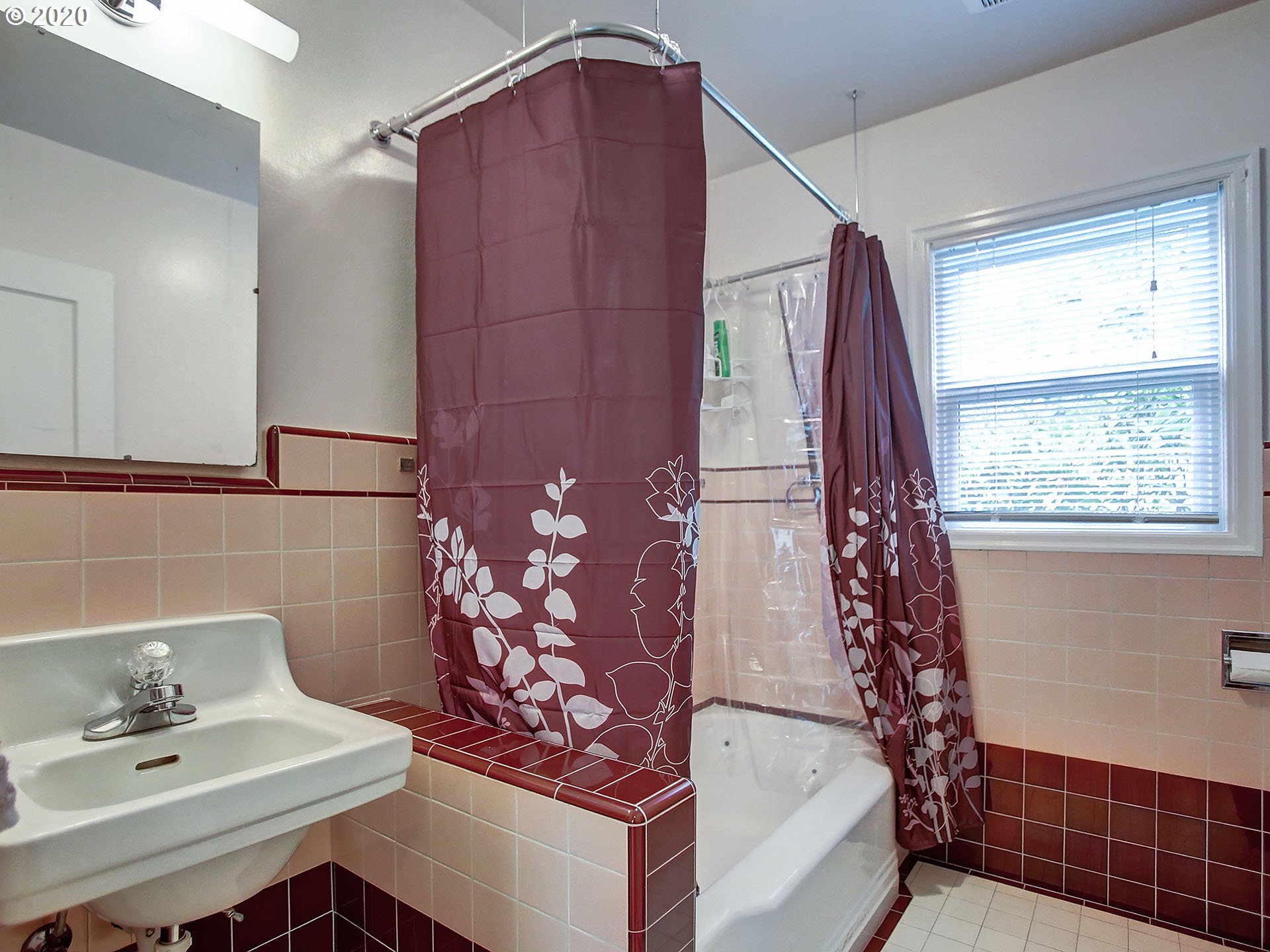 1027 Southwest Moss Street Portland, OR 97219 - Photo 17 of 29 Gallery Image 17