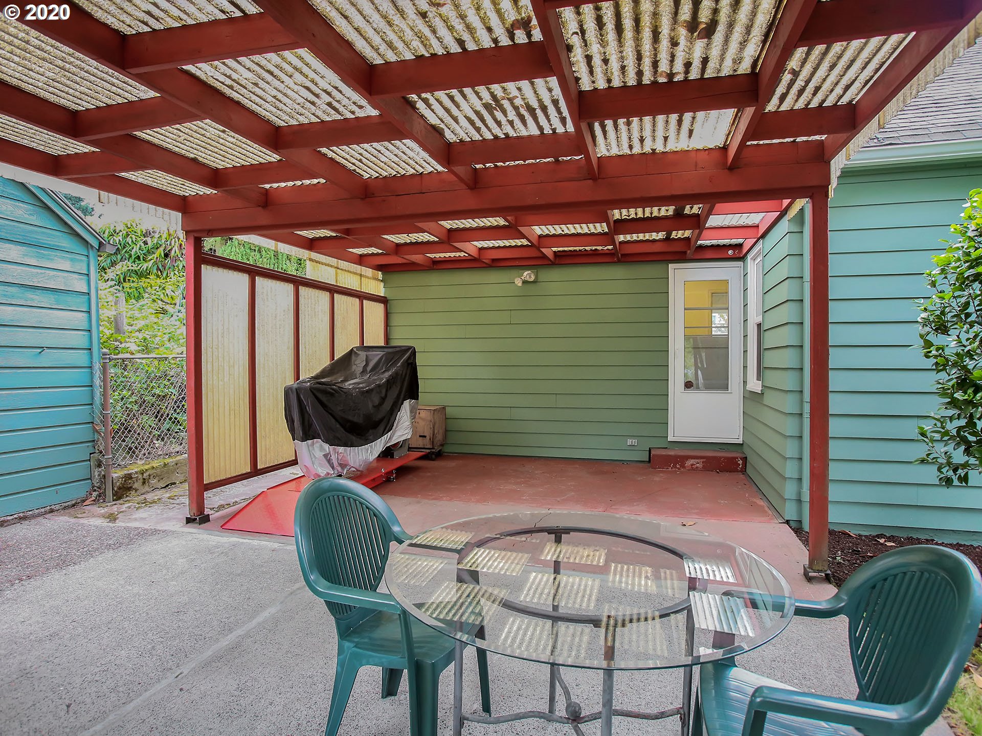 1027 Southwest Moss Street Portland, OR 97219 - Photo 25 of 29 Gallery Image 25