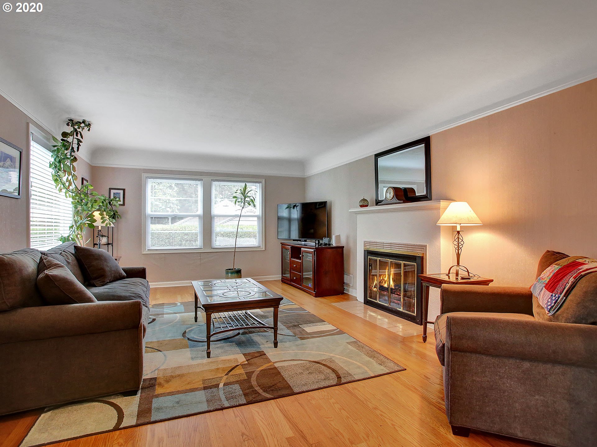 1027 Southwest Moss Street Portland, OR 97219 - Photo 4 of 29 Gallery Image 4