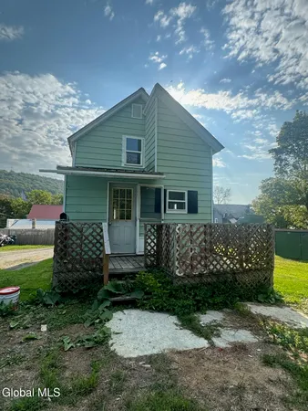 $62,000 | 37 1/2 West Street, Whitehall, NY 12887
