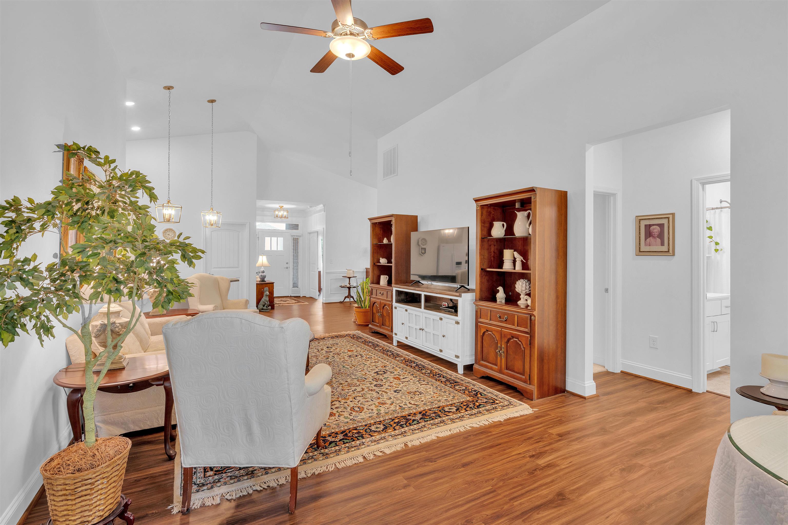 940 Ravenfield Drive Duncan, SC 29334 - Photo 4 of 23