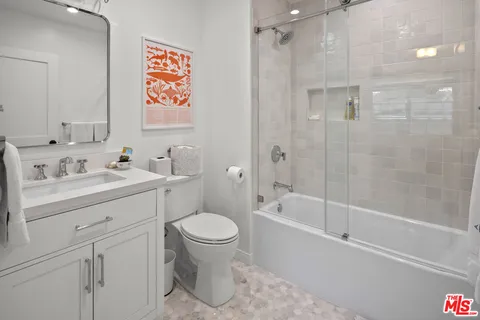 $2,650,000 | 4200 Mentone Avenue, Culver City, CA 90232