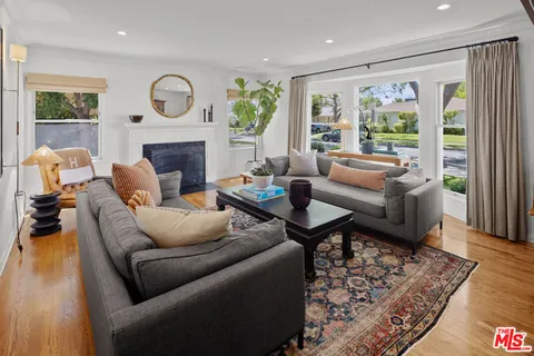 $2,650,000 | 4200 Mentone Avenue, Culver City, CA 90232