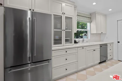 $2,650,000 | 4200 Mentone Avenue, Culver City, CA 90232